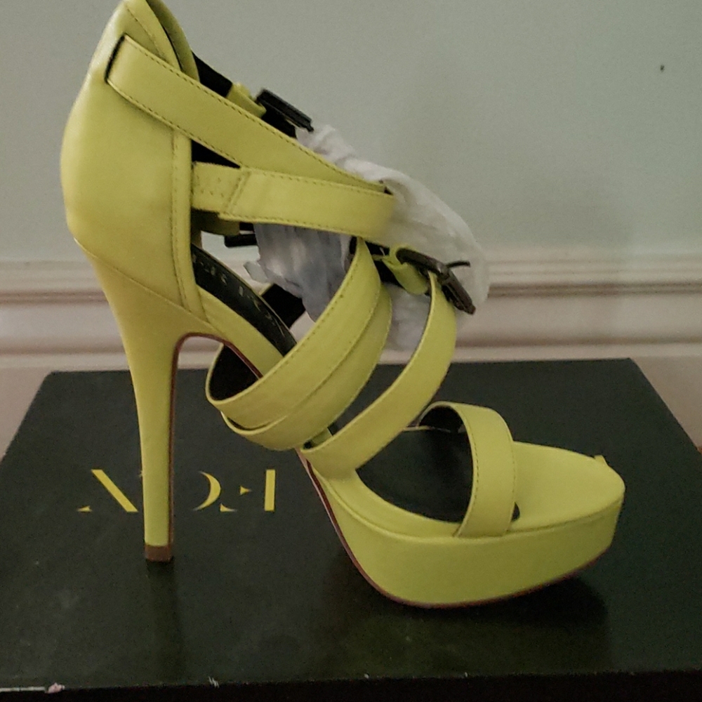 Never worn
